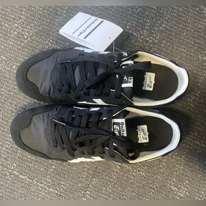 Onitsuka Tiger Serrano 6.5M/8W. NWT. Bought in Japan.